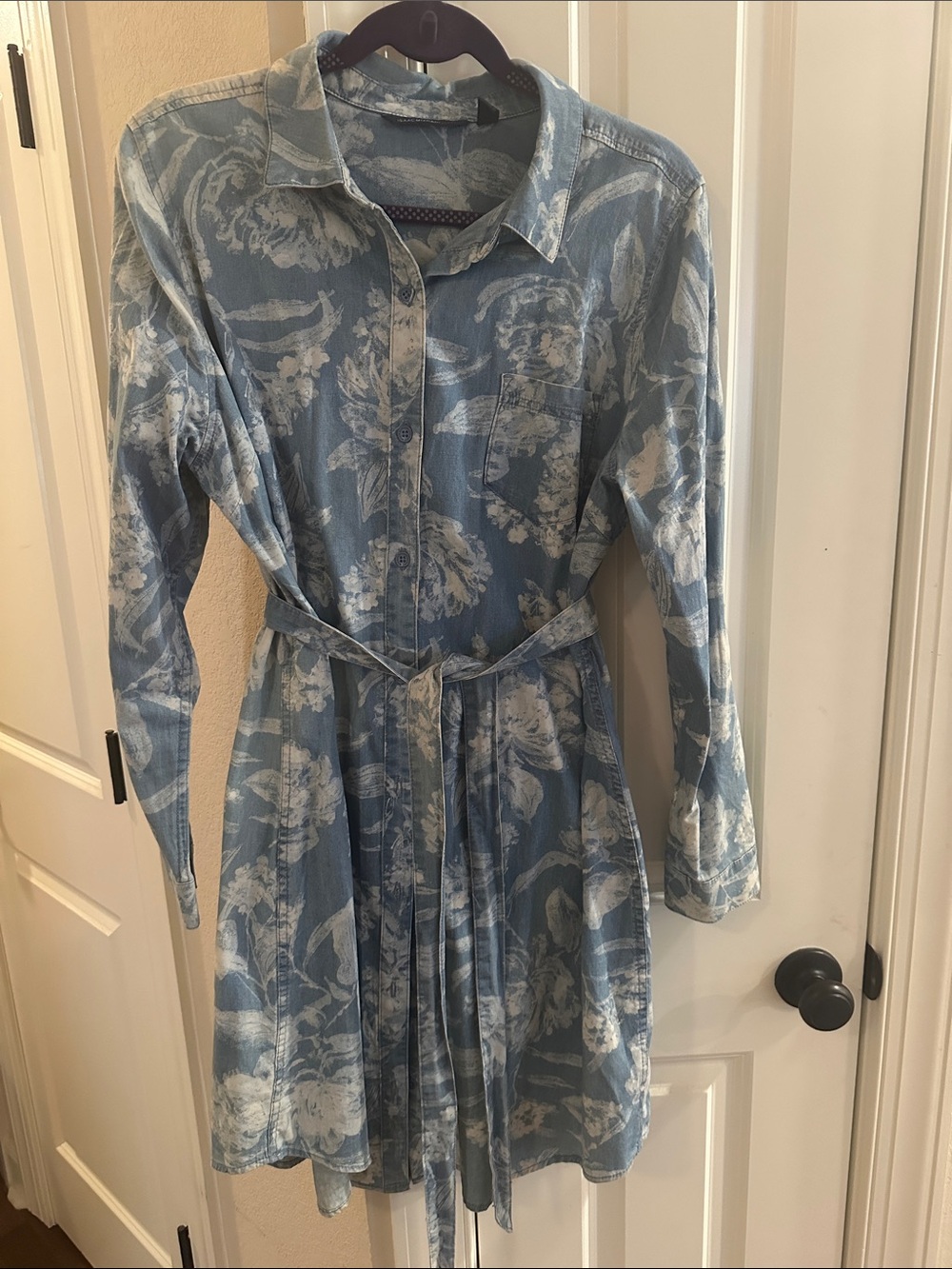 Isaac Mizrahi Blue Floral Shirt Dress with Self Tie Belt. Never worn